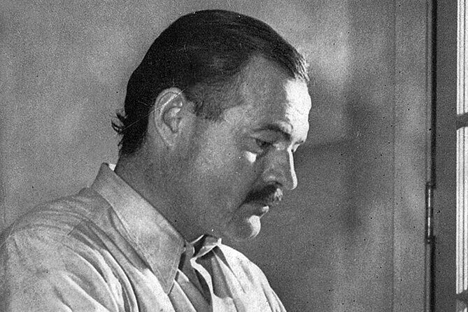 Hemingway Food and Walking Tour - Stop 2: Harbor Life, Trains, Fishing, and the Captain Tony’s Finish