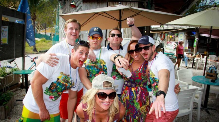Key West: 2.5-Hour Duval Street Pub Crawl - Duval Street in 150 Minutes: What This Night Feels Like