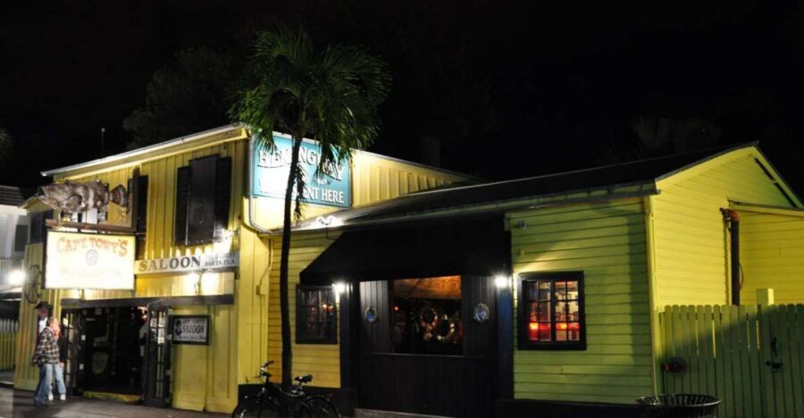 Key West: Bone Island Haunted Pub Crawl - The 2-Hour Walk Through Old Town: Pacing and Practical Reality