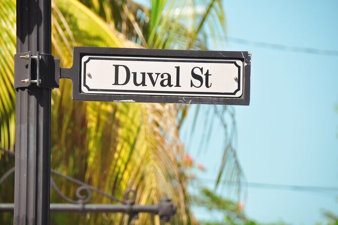 Key West Haunted Pub Crawl Walking Tour - Meeting Point and the 8:00 pm flow (so you’re never sprinting downtown)