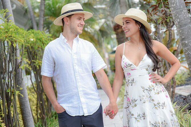 Key West Photo Shoot at Your Resort or Beach - Location choice: resort convenience vs classic Smathers Beach photos