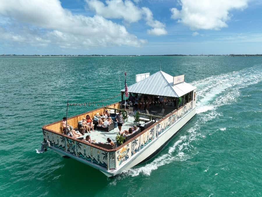 Key West: Sandbar Safari Tiki Cruise - Cruising out of Key West: the views are the main attraction