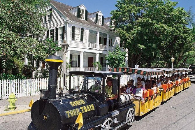 Key West Shore Excursion: Conch Tour Train - Mallory Square finish: how to plan your last hour in port