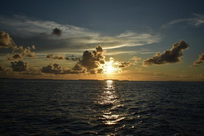 Key West Small-Group Sunset Sail with Wine and Hors d'oeuvres - Wine tasting on the water: eight pours, world-style variety, and pairing that makes sense