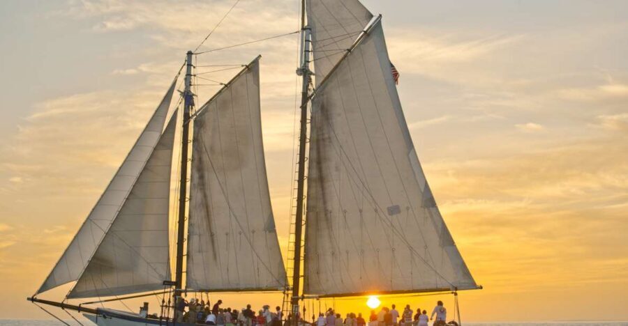 Key West: Windjammer Champagne Sunset Sail - What You’ll Drink: Champagne, Sangria, Beer, and More