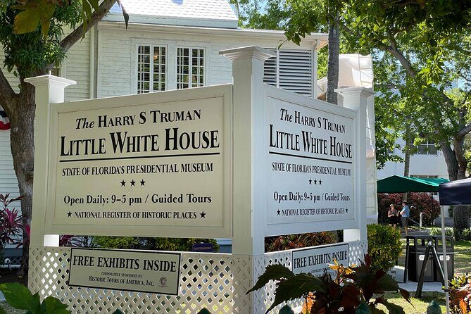 Maritime Village to Micro State: A Self Guided Tour of Key West - Sloppy Joe’s: Music, Meals, and Another Shot at the Key West Scene