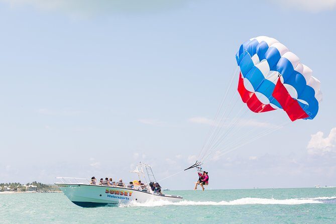 Parasailing in Key West at Smathers Beach - What the 1-Hour Flight Really Means (And Why Small Groups Matter)