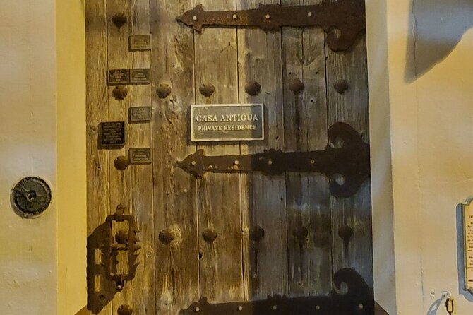 The Dark Side of Key West Ghost Tour - Stop 2: The Artist House Bed and Breakfast and Robert the Doll Lore